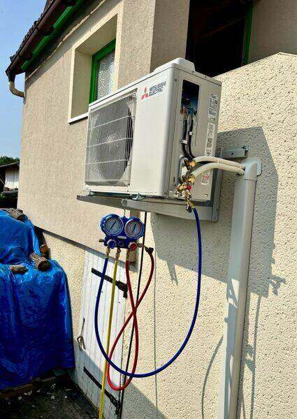 Technicien CLIMALIFE+ en intervention